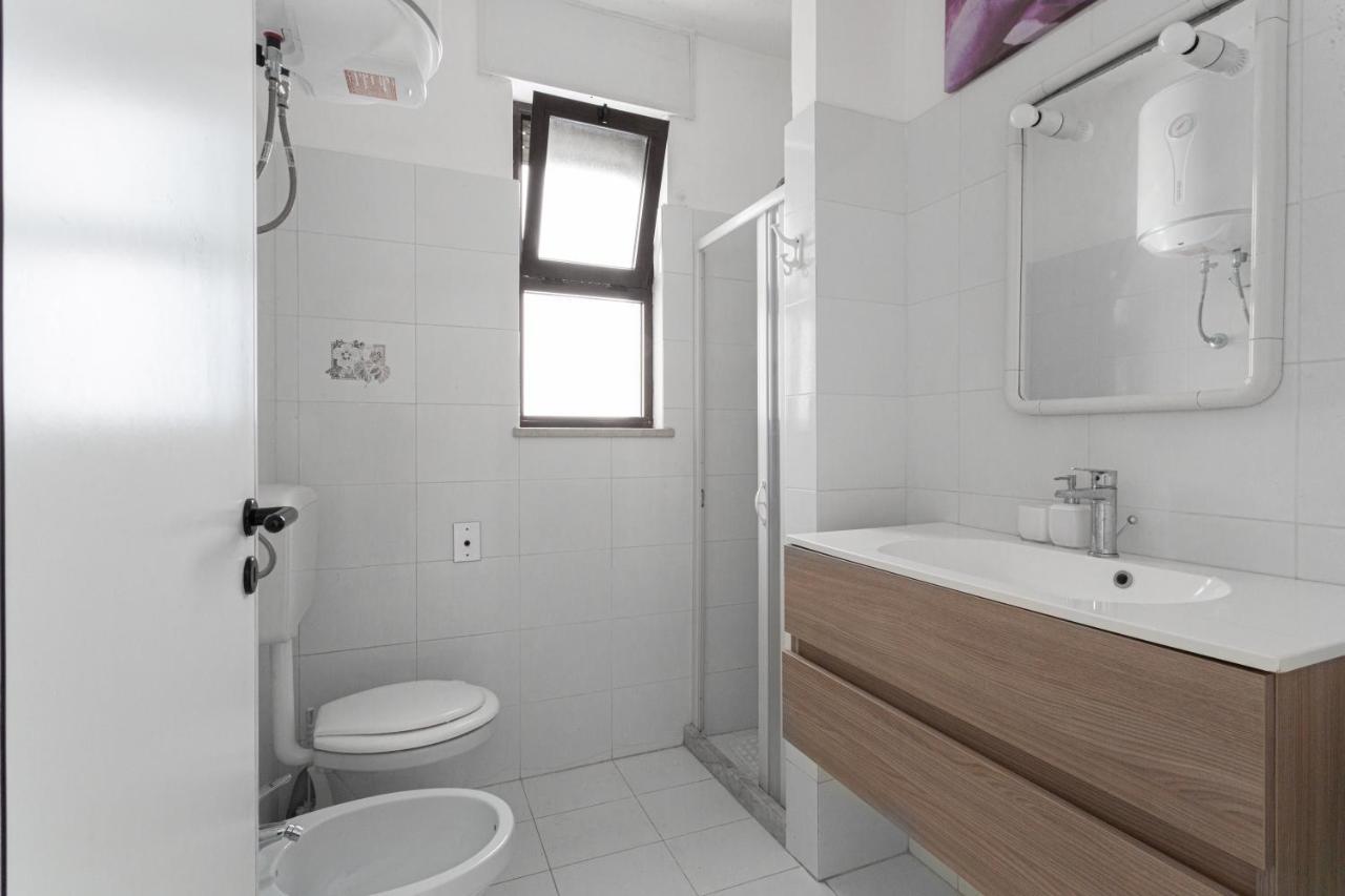 Trilocale A 100 M Dal Mare Climatizzato Apartment Torre Pali Bagian luar foto